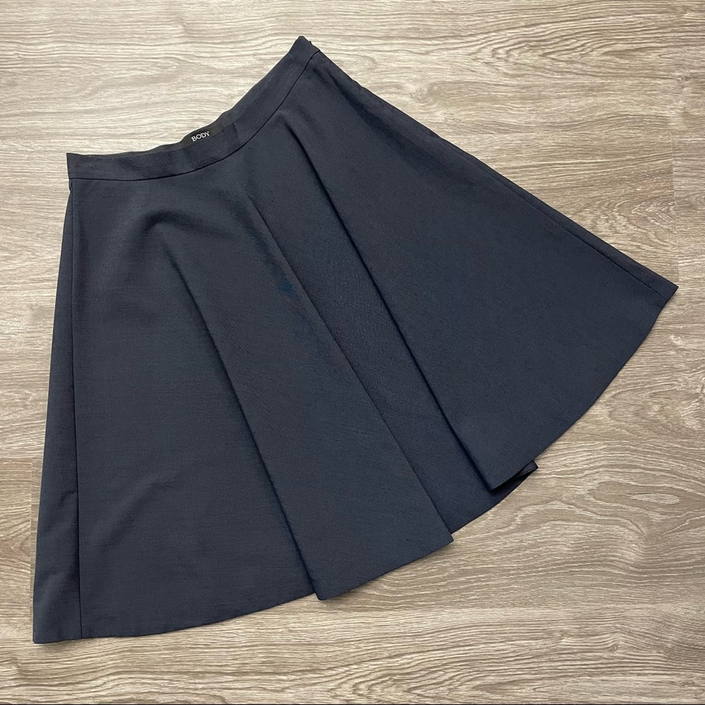 BODY By Victoria Navy Sharkskin A-Line Full Skirt Size 4